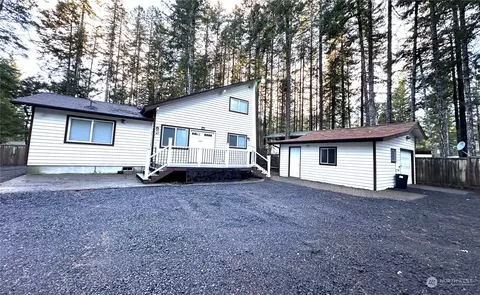 41 N Coho Ct, Hoodsport, WA 98548