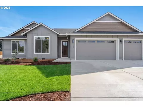 134 Amellia St, Castle Rock, WA 98611