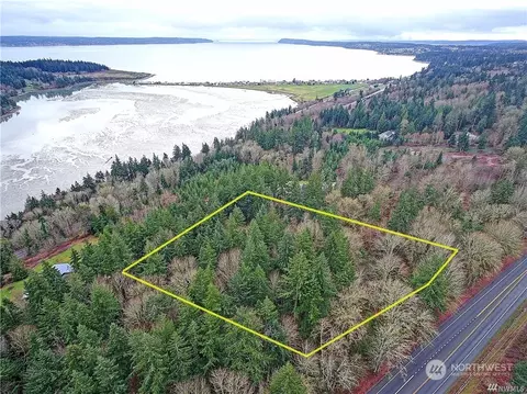 222 Triangle Cove Ln, Camano Island, WA 98282
