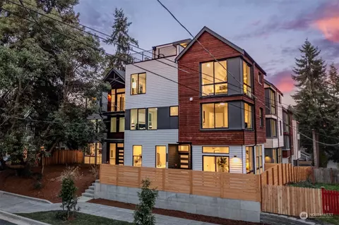 10040 A Stone Ave N, Seattle, WA 98133