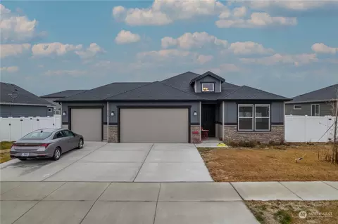 4738 W Hawk St NE, Moses Lake, WA 98837