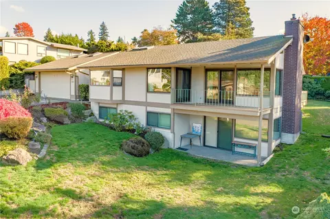 353 SW 177th St, Normandy Park, WA 98166
