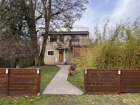 2019 E 15th St, Bremerton, WA 98310