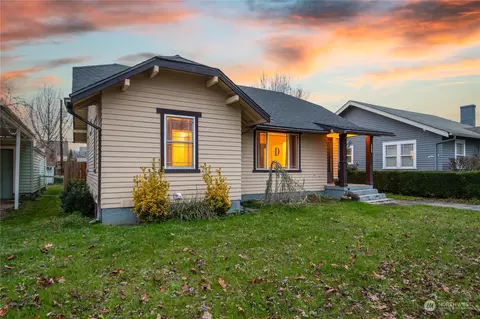 2818 Field St, Longview, WA 98632