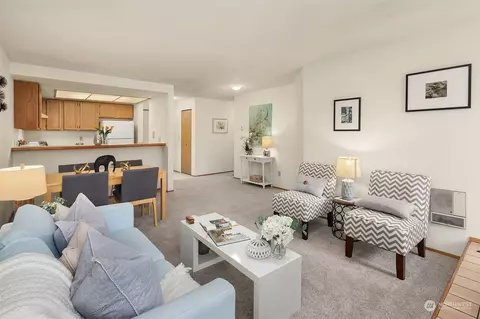 13717 Linden Ave N #310, Seattle, WA 98133