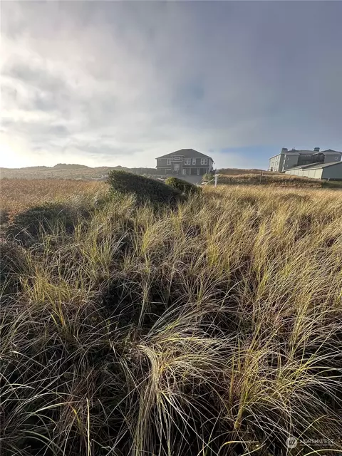 1460 Ocean Shores Blvd SW, Ocean Shores, WA 98569