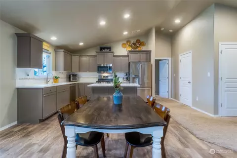 1307 Caprio Loop, Walla Walla, WA 99362 photo 8