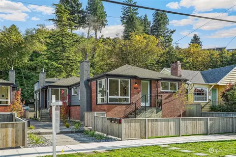 2566 56th Ave SW, Seattle, WA 98116