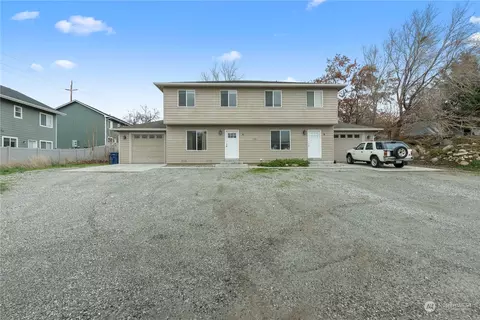 1061 N Alvin Ct, East Wenatchee, WA 98802