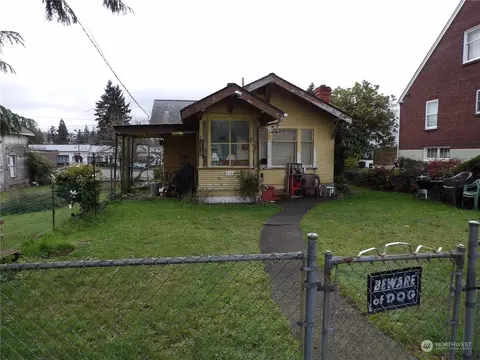 2143 7th St, Bremerton, WA 98312