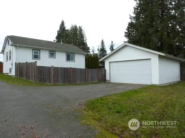  6807 Highland Dr, Everett, WA 98203 photo 2
