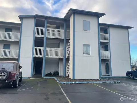 210 NW 26th St #303, Long Beach, WA 98631