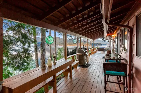 6827 Birdseye View Loop NW, Seabeck, WA 98380
