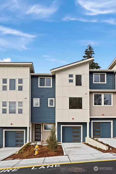 14855 7th Pkwy S #3, Burien, WA 98148