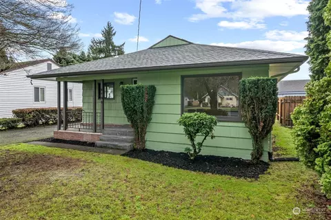 2109 Ocean Beach Hwy, Longview, WA 98632