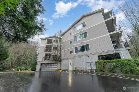 15000 Juanita Dr NE #202, Kenmore, WA 98028