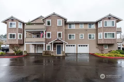 13409 97th Ave E #302, Puyallup, WA 98373