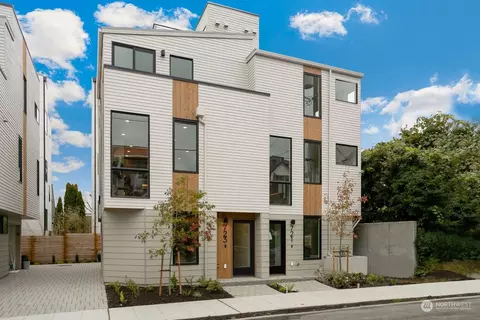 721 N Motor Pl, Seattle, WA 98103