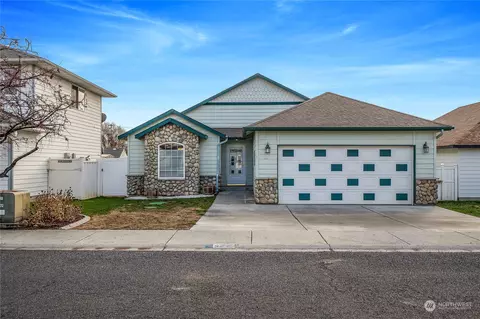 1300 W Marina Dr #42, Moses Lake, WA 98837
