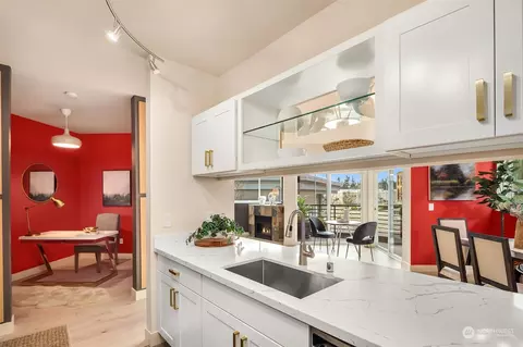 300 110th Ave NE #205, Bellevue, WA 98004