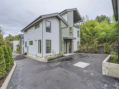 514 NE 102nd St, Seattle, WA 98125