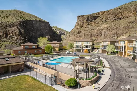 9305 Canyon Dr NW #C39, Quincy, WA 98848