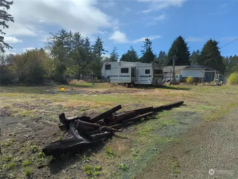 2206 266th Ln, Ocean Park, WA 98640
