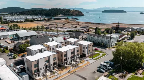 904 21st St #B6, Anacortes, WA 98221