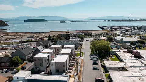 906 21st St #B7, Anacortes, WA 98221