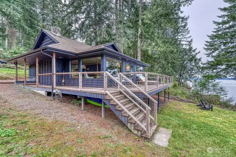 14417 Outer Bay Rd, Anderson Island, WA 98303