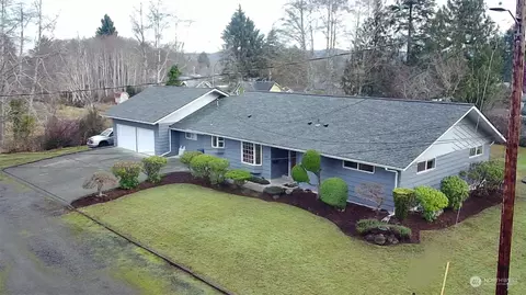 825 Cowper St, Cosmopolis, WA 98537