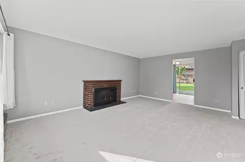 22302 W 2nd Ave, Bothell, WA 98021 photo 4