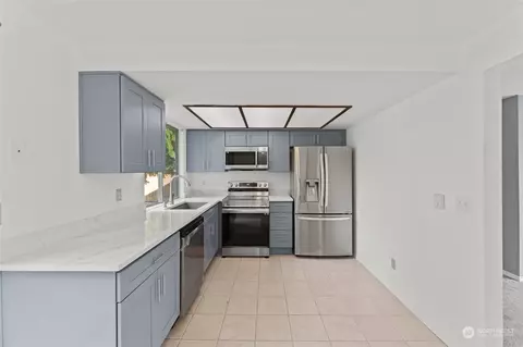 22302 W 2nd Ave, Bothell, WA 98021 photo 8