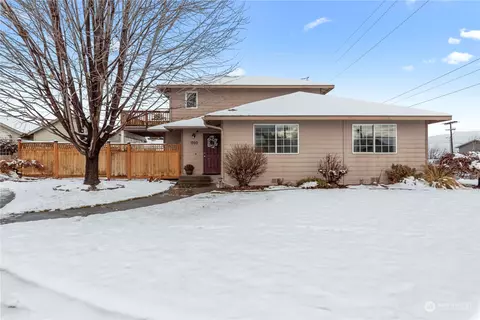 1700 Terrea Ct, Wenatchee, WA 98801
