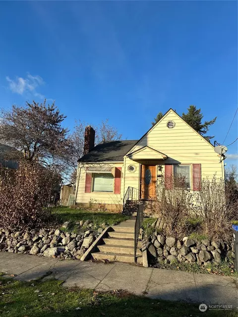 521 Juniper St, Walla Walla, WA 99362 photo 2
