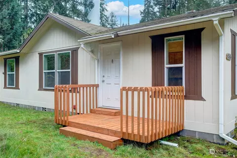 10604 Suncrest Dr, Anderson Island, WA 98303