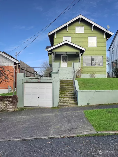 2754 S Washington St, Seattle, WA 98144