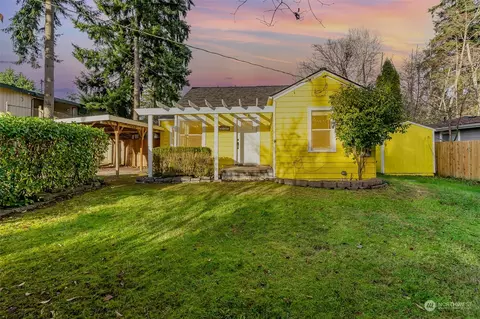 2711 204th St SW, Lynnwood, WA 98036
