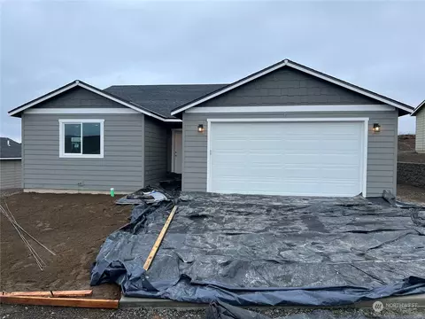 2333 SE 3rd St, East Wenatchee, WA 98802