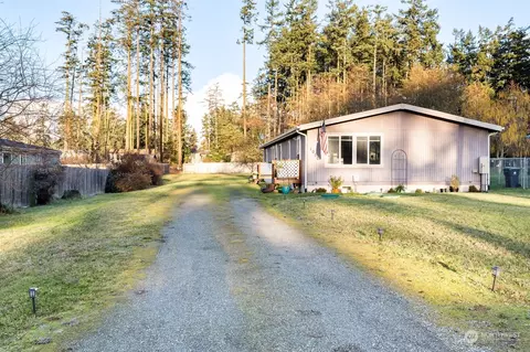 1050 Sidney St S, Oak Harbor, WA 98277
