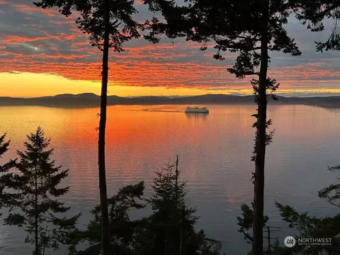 1313 Lopez Rd, Lopez Island, WA 98261