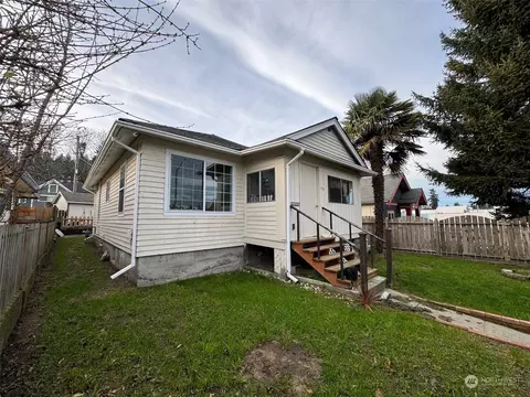 111 N Callow Ave, Bremerton, WA 98312