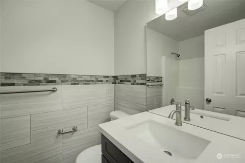 Bath - 8813 9th Pl W, Everett, WA 98204 photo 1 of 3