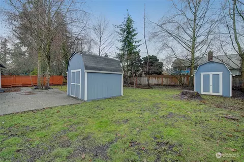 Exterior - 8813 9th Pl W, Everett, WA 98204 photo 8 of 9