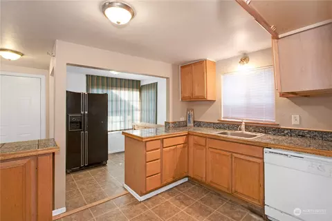 Kitchen - 14611 E State Route 162, Orting, WA 98360 photo 1 of 3