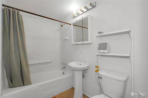Bath - 14611 E State Route 162, Orting, WA 98360 photo 2 of 2