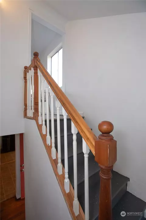 Entry Way - 14611 E State Route 162, Orting, WA 98360 photo 1 of 1