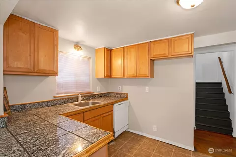 Kitchen - 14611 E State Route 162, Orting, WA 98360 photo 3 of 3