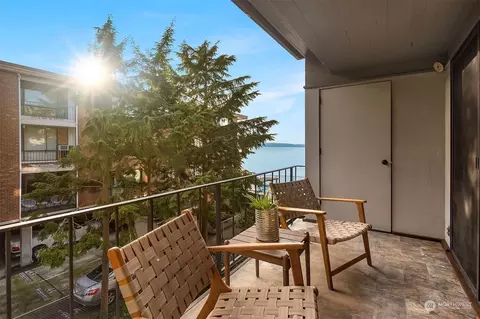 6333 Lake Washington Blvd NE #304, Kirkland, WA 98033