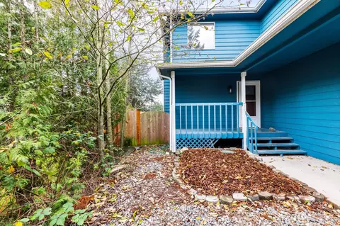 1143 SW Kaleeton Loop #1, Oak Harbor, WA 98277